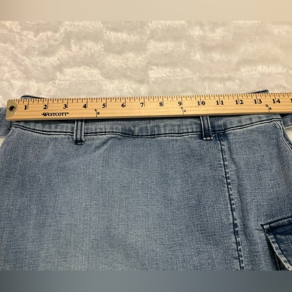 NWT Juicy Couture Size 29  Med Wash Denim Midi Cargo/Nomad Skirt W/ Belt - Picture 10 of 12